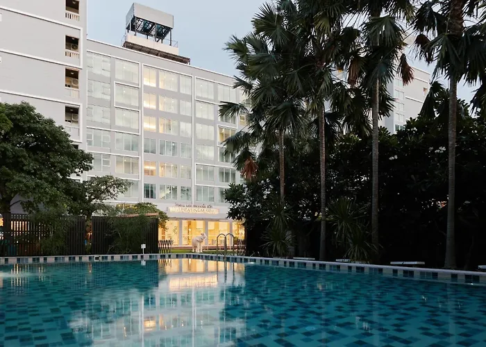 Sunday Platinum Hotel